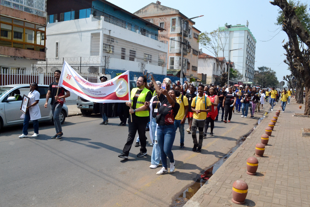 Participantes na Marcha da comemoração dos 28º aniversário (2)