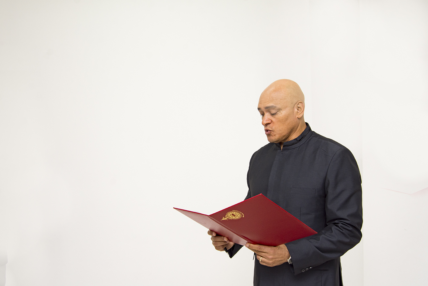 Momento de leitura de termo de posse